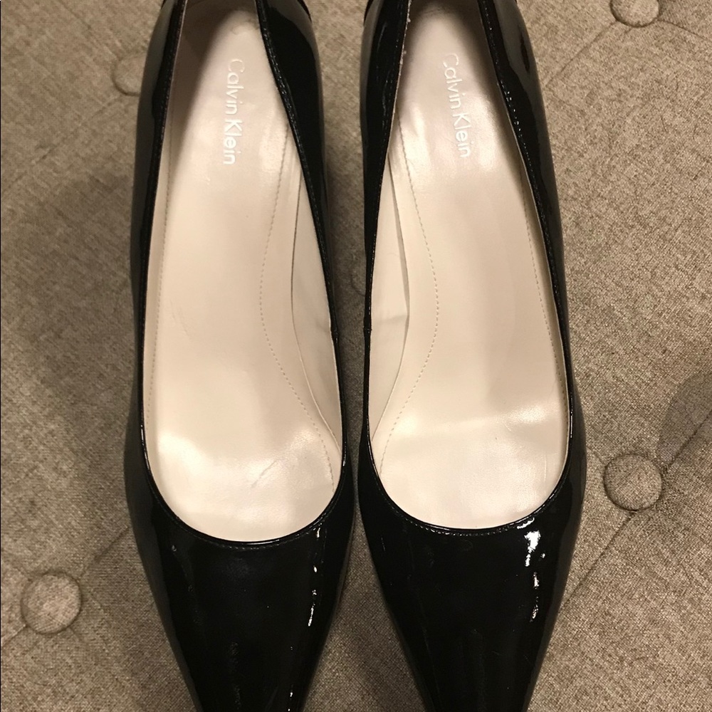 Calvin Klein black patent leather point toe heels - Picture 3 of 6
